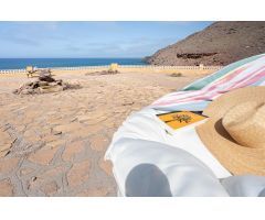 Exclusiva Villa en Cabo de Gata: Un Refugio de Ensueño Frente al Mar en primavera