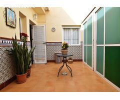 Oportunidad ideal para residencia con 6 dormitorios y 2 garajes en Huércal de Almería