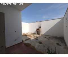 CASA ADOSADA EN AGUADULCE A MUY BUEN PRECIO