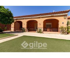 Chalet en venta en Marchena.
