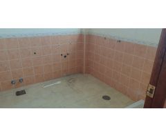 CASA  CON COCHERA EN AGUADULCE