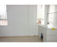 SE ALQUILA LOCAL COMERCIAL EN TRAVESÍA SAN IGNACIO
