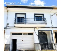 Bonita Casa de Pueblo, en Peal de Becerro ( Jaén)