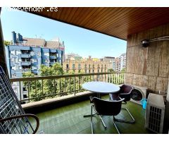 Amplio piso de 4 habitaciones con terraza junto a la Plaça Lesseps