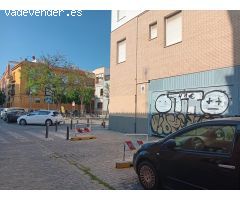 Plaza de garaje en venta junto a San Luis de los Franceses y a la calle Feria