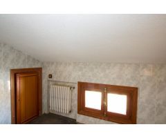 AMPLIA PARCELA CON CHALET Y APARTAMENTO PARA REFORMAR EN CHINCHON