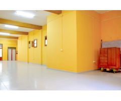 Impecable Local Comercial en Requena