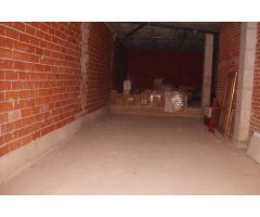 Local comercial en Avda. Llombo - Ontinyent