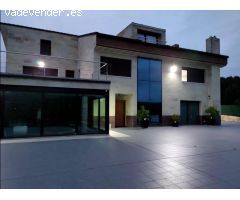 Espectacular villa con piscina rodeada de naturaleza