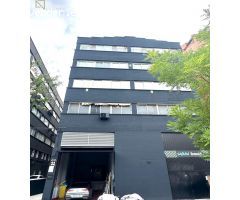 LOCAL  DIAFANO EN EDIFICIO INDUSTRIAL - 6 PLAZAS DE GARAJE INCLUIDAS EN EL PRECIO