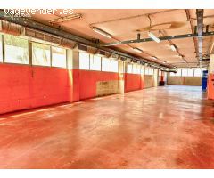 LOCAL  DIAFANO EN EDIFICIO INDUSTRIAL - 6 PLAZAS DE GARAJE INCLUIDAS EN EL PRECIO
