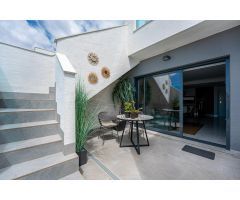 Ático moderno de 2 Dormitorios con Solarium Privado y Vistas al Lago - La Mata