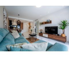 Ático moderno de 2 Dormitorios con Solarium Privado y Vistas al Lago - La Mata