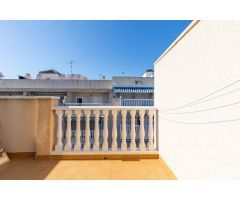 Coqueto ático en Calle La Loma de 1 dormitorio con Terraza a 700 m de Playa del Cura