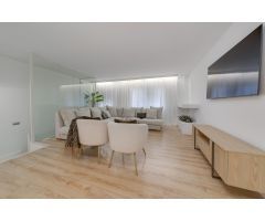 EXCLUSIVA VIVIENDA DE 250M2 EN DOS PLANTAS, CENTRICA Y A 200M DE LA PLAYA DEL CURA