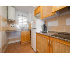 Apartamento de dos dormitorios en residencial con piscina