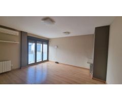 Piso en venta en Navarro Amadeo. Utebo