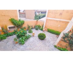CÉNTRICA, 5 DORMITORIOS, 3 BAÑOS, PATIO-JARDIN, ASCENSOR
