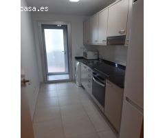 APARTAMENTO DE 2 DORMITORIOS CON A.A., PARKING Y TRASTERO. ED. PARADISE VILLAGE.
