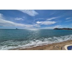 ¡FABULOSO APARTAMENTO FRENTE AL MAR EN PLAYA DE PONIENTE Y A UN PASO DEL CENTRO DE BENIDORM!