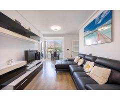 ¡FABULOSO APARTAMENTO EN UNA URBANIZACIÓN ESPECTACULAR UBICADA EN PLAYA DE PONIENTE!
