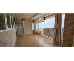 Piso frontal al mar en Levante: amplio, reformado y con vistas espectaculares