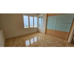 Piso frontal al mar en Levante: amplio, reformado y con vistas espectaculares