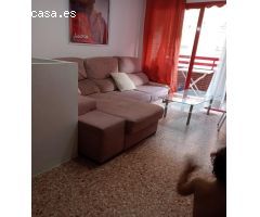 PISO DE TRES DORMITORIOS EN URBANIZACIÓN CON PISCINA EN VILLAJOYOSA