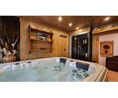Oasis de lujo en Benidorm: Piso de 4 dormitorios y 2 baños con jacuzzi privado.