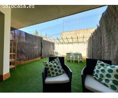 ¡Planta baja en la playa de Calafell con terraza y licencia turística!