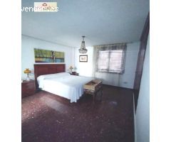 VIVIENDA PISOS AZULES