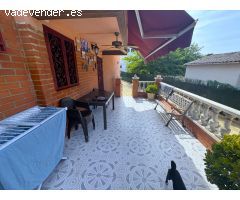 Casa con dos viviendas independientes