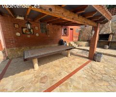 Casa con dos viviendas independientes
