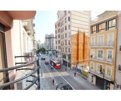 AMPLIA VIVIENDA CON TRASTERO Y GARAJE EN PLENO CENTRO.
