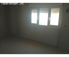 Adosado 4 habitaciones con garaje cerrado a 2km del aeropuerto