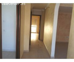 Adosado 4 habitaciones con garaje cerrado a 2km del aeropuerto