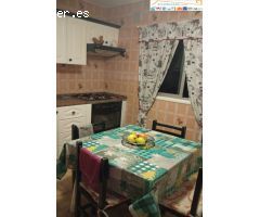 Fraile. Piso 4 habitaciones, 2 balcones, salon comedor, 1 baño.