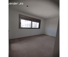 Santa Cruz. Centro. Piso 3 habitaciones, 2 baños a estrenar, balcon, garaje.