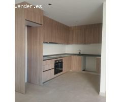 Santa Cruz. Centro. Piso 3 habitaciones, 2 baños a estrenar, balcón, garaje.