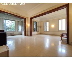 Casa con Gran Jardín, Ideal para Inversión o Vivienda Exclusiva