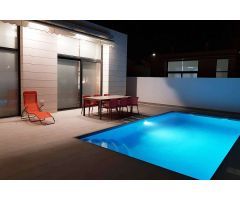 Chalet en Alquiler en Pilar de la Horadada, Alicante