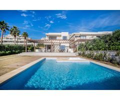 Villas de Lujo en Primera Línea de Playa en Estepona | Urbanización Velaya - Inmobiliaria Peña