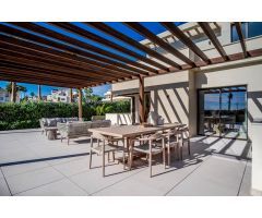 Villas de Lujo en Primera Línea de Playa en Estepona | Urbanización Velaya - Inmobiliaria Peña
