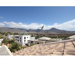 Majestuosa villa de lujo en La Caleta con vistas al mar