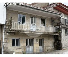 Venta de casa en Poio, de 123m2 con 2 dormitorios y 2 baños
