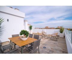 Exclusivo Adosado en Avileses con Terrazas y Piscina Propia
