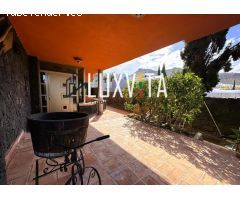 Exclusiva villa de lujo en El Madroñal – Tu oasis privado en Tenerife Sur con piscina y vistas de