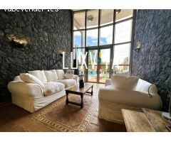 Exclusiva villa de lujo en El Madroñal – Tu oasis privado en Tenerife Sur con piscina y vistas de