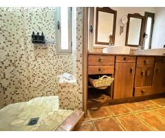 Exclusiva villa de lujo en El Madroñal – Tu oasis privado en Tenerife Sur con piscina y vistas de