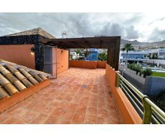 Exclusiva villa de lujo en El Madroñal – Tu oasis privado en Tenerife Sur con piscina y vistas de